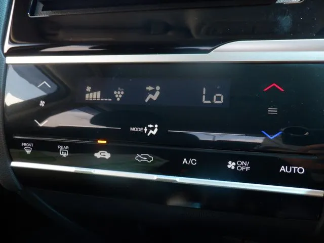 フィット ハイブリッド(ホンダ)の車両写真
