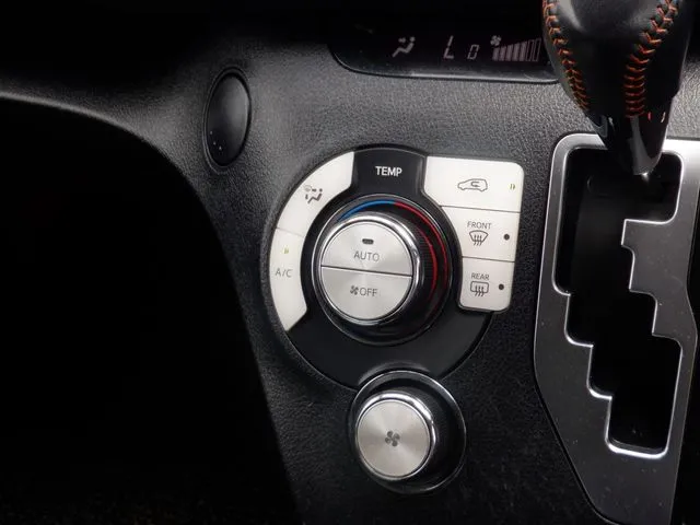 シエンタ ハイブリッド(トヨタ)の車両写真