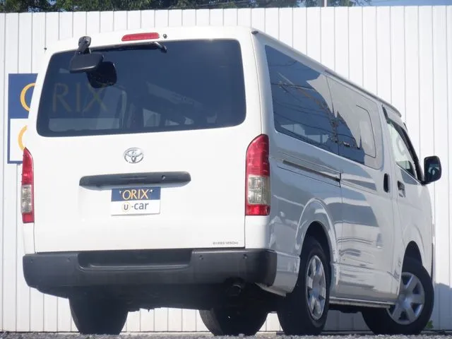 ハイエースバン　１．２５ｔ　２ＷＤ（トヨタ）の車両写真