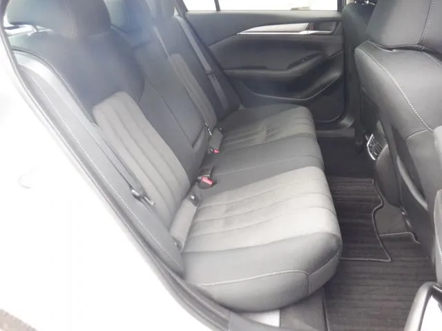 ＭＡＺＤＡ６　セダン（マツダ）の車両写真