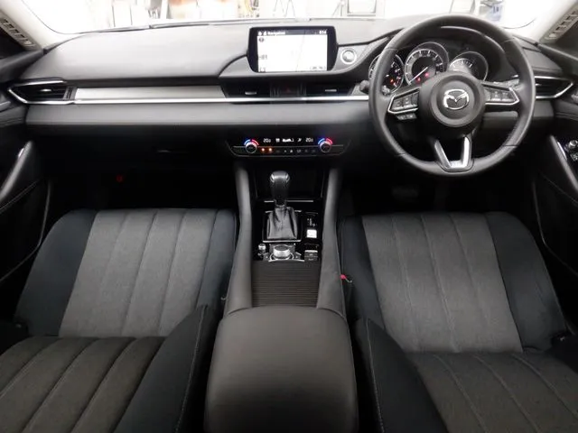 ＭＡＺＤＡ６　セダン（マツダ）の車両写真