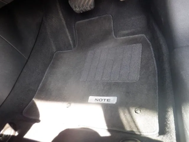 ノート（ニッサン）の車両写真