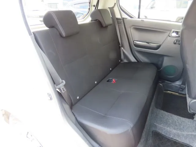 ダイハツ　ミラ　イース