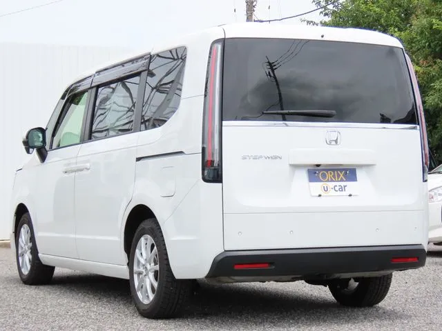 ステップワゴン 4WD(ホンダ)の車両写真