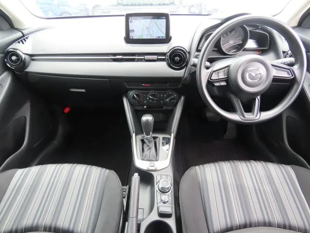 MAZDA2(マツダ)の車両写真