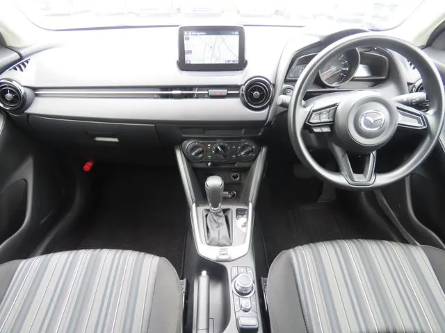 MAZDA2(マツダ)の車両写真