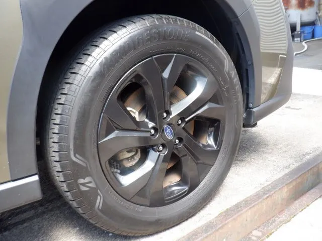 レガシィアウトバック(スバル)の車両写真