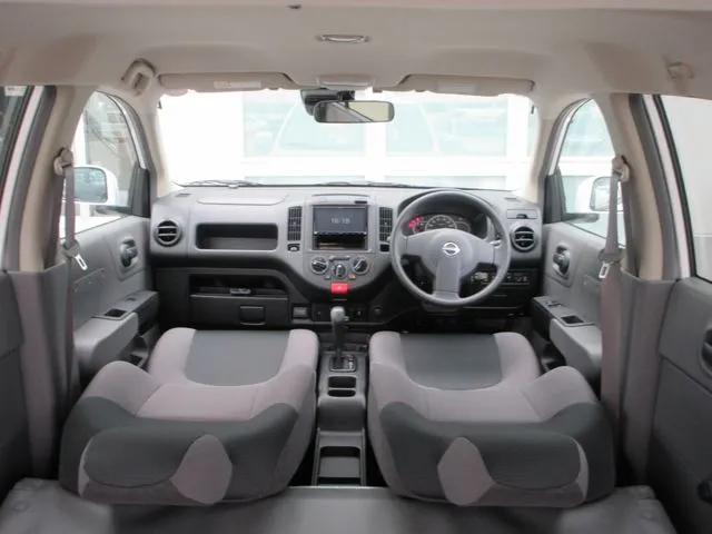 ニッサン　ＡＤ　４ＷＤ