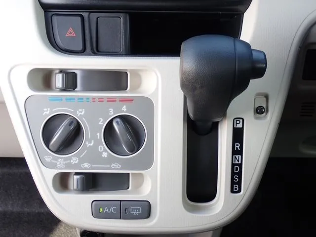 ムーヴ（ダイハツ）の車両写真