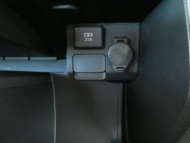 サクシードバン ハイブリッド(トヨタ)の車両写真
