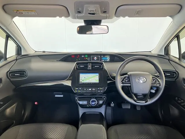 プリウス(トヨタ)の車両写真