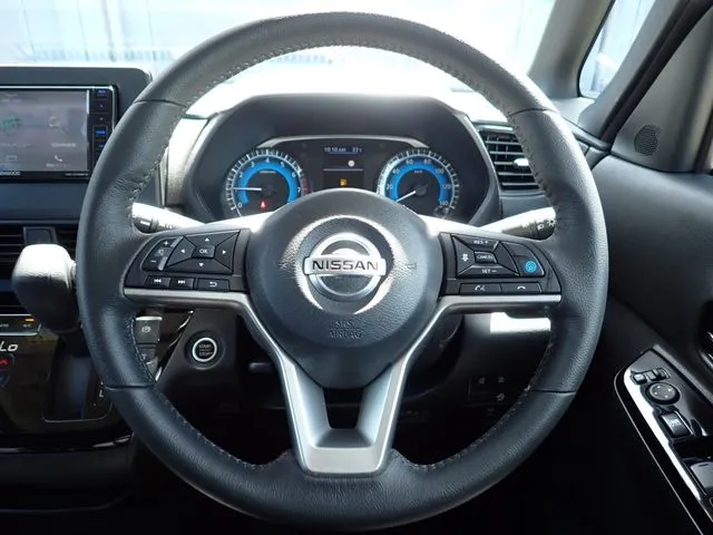 ルークス（ニッサン）の車両写真