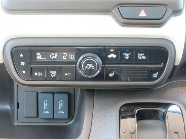 N BOX 4WD(ホンダ)の車両写真