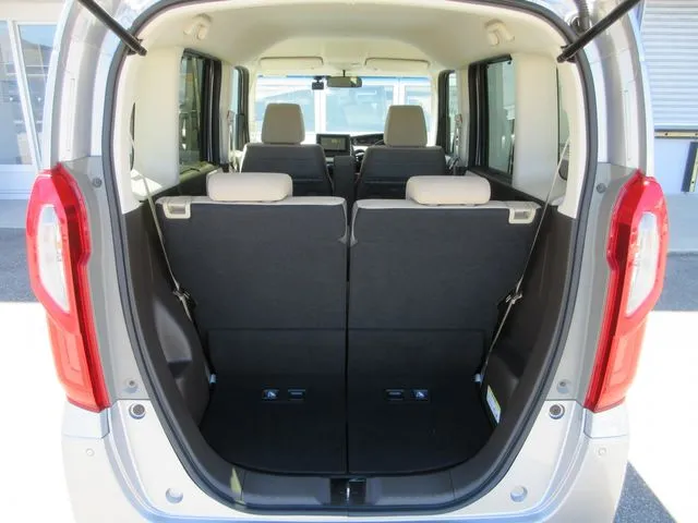 N BOX 4WD(ホンダ)の車両写真