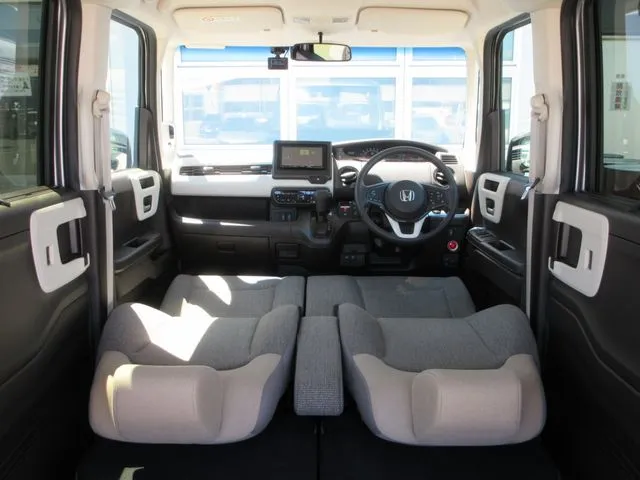 N BOX 4WD(ホンダ)の車両写真