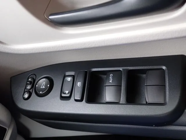 ホンダ　Ｎ　ＢＯＸ　４ＷＤ