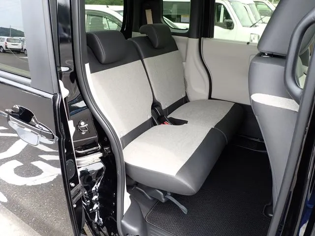 ホンダ　Ｎ　ＢＯＸ　４ＷＤ