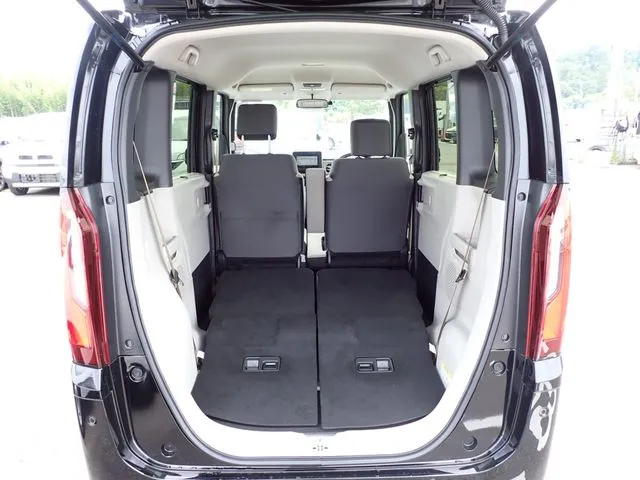 ホンダ　Ｎ　ＢＯＸ　４ＷＤ