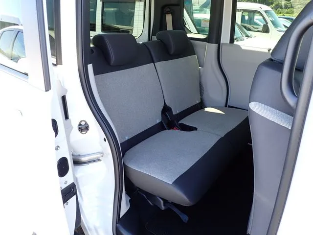 ホンダ　Ｎ　ＢＯＸ　４ＷＤ