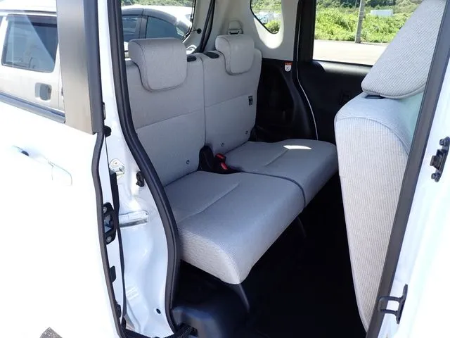 ダイハツ　ムーヴ　４ＷＤ