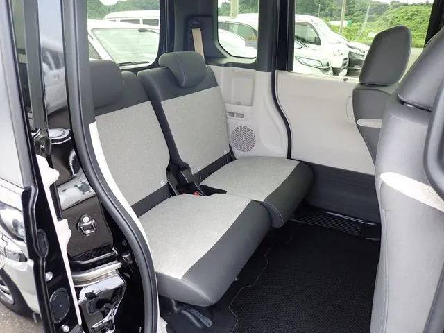 ホンダ　Ｎ　ＢＯＸ　４ＷＤ