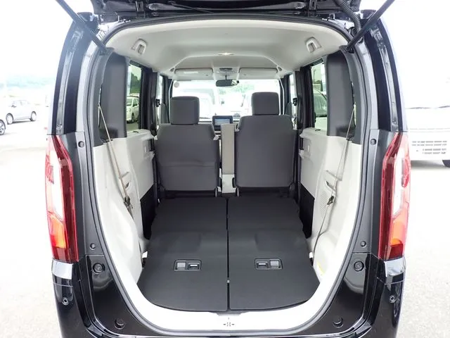 ホンダ　Ｎ　ＢＯＸ　４ＷＤ
