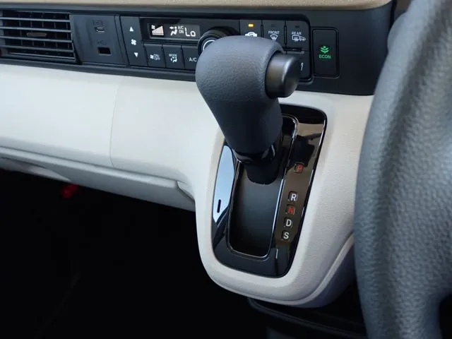 ホンダ　Ｎ　ＢＯＸ　４ＷＤ