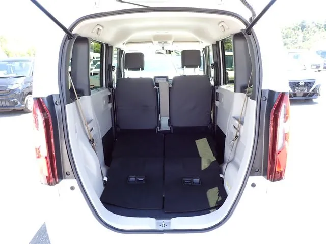 ホンダ　Ｎ　ＢＯＸ　４ＷＤ