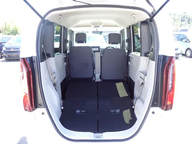 ホンダ　Ｎ　ＢＯＸ　４ＷＤ