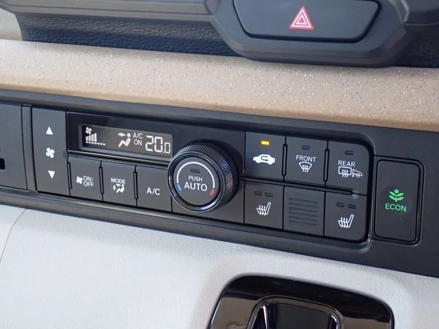 ホンダ　Ｎ　ＢＯＸ　４ＷＤ