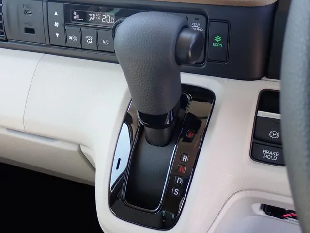 ホンダ　Ｎ　ＢＯＸ　４ＷＤ