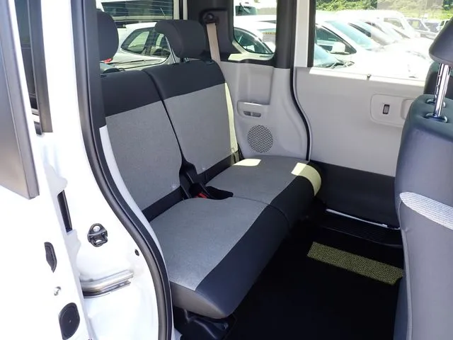 ホンダ　Ｎ　ＢＯＸ　４ＷＤ