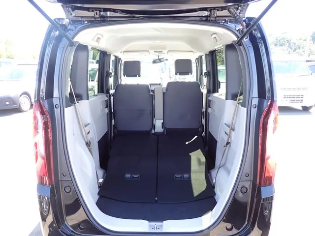 ホンダ　Ｎ　ＢＯＸ　４ＷＤ