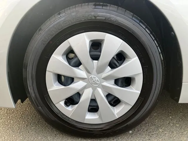 カローラ ツーリング ハイブリッド(トヨタ)の車両写真