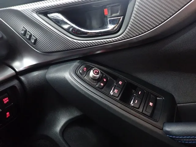 スバル　ＳＵＢＡＲＵ　ＸＶ　ハイブリッド
