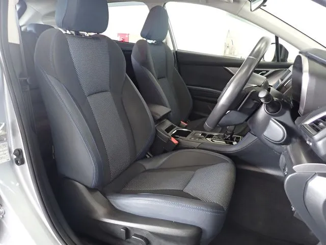 スバル　ＳＵＢＡＲＵ　ＸＶ　ハイブリッド