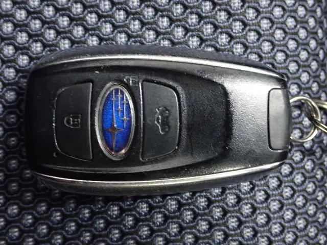 スバル　ＳＵＢＡＲＵ　ＸＶ　ハイブリッド