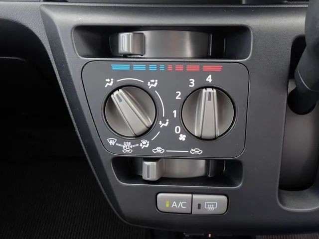 ミラ イース(ダイハツ)の車両写真