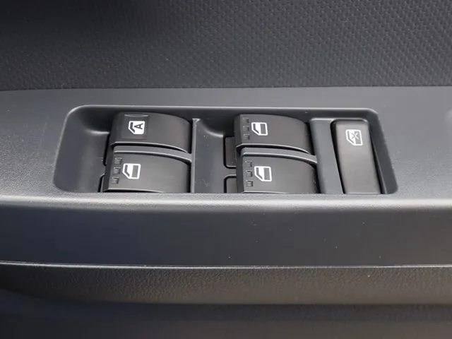 ミラ イース(ダイハツ)の車両写真