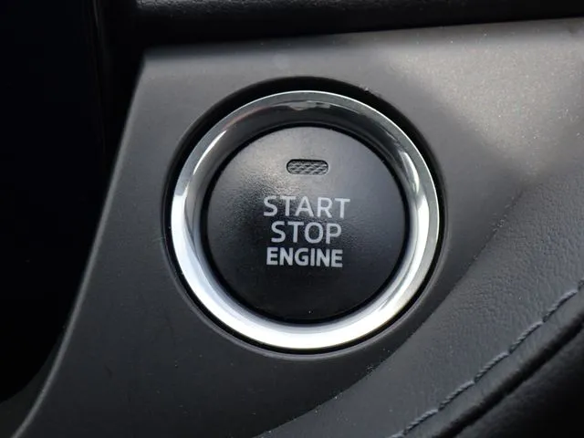 マツダ　ＭＡＺＤＡ６　セダン