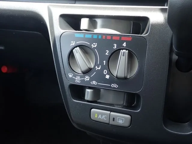 ダイハツ　ミラ　イース