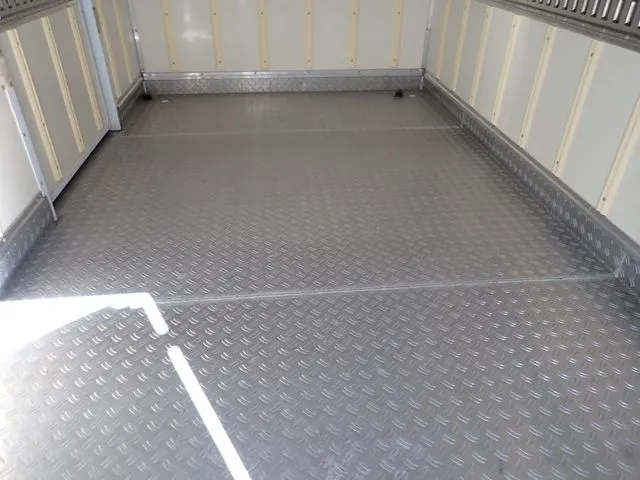 メーカー：その他　エルフ