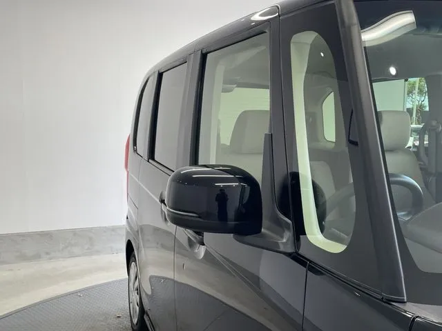N BOX(ホンダ)の車両写真