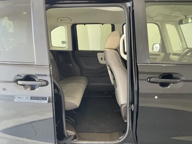 N BOX(ホンダ)の車両写真