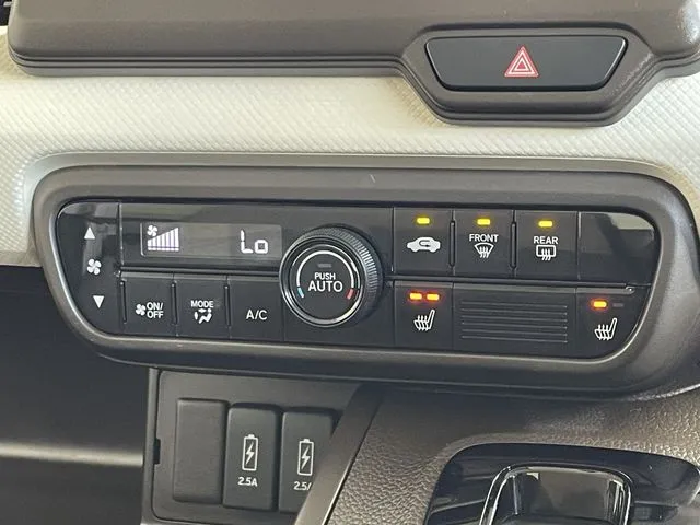 N BOX(ホンダ)の車両写真