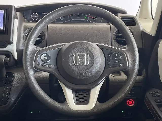 N BOX(ホンダ)の車両写真
