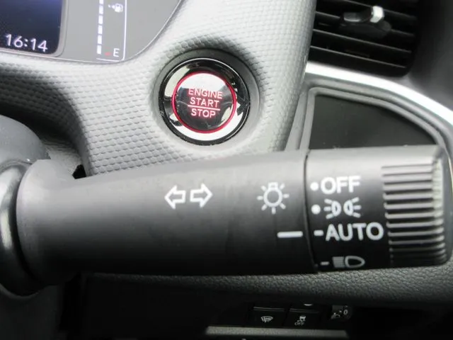 フィット 4WD(ホンダ)の車両写真