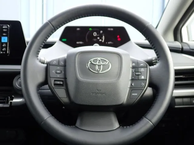 プリウス（トヨタ）の車両写真