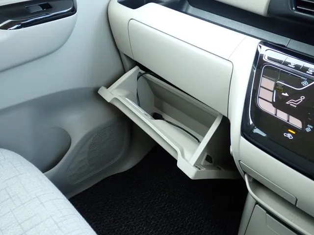 ルークス(ニッサン)の車両写真