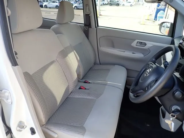 ムーヴ（ダイハツ）の車両写真